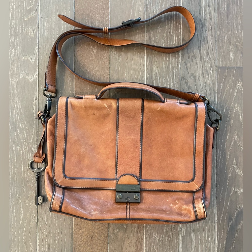 Fossil Vintage Tan Leather Crossbody Messenger Bag